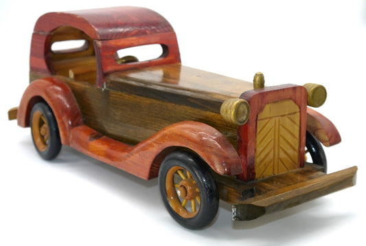 Automobile Giocattolo in Legno Intagliato – Made in China – Epoca: 1993