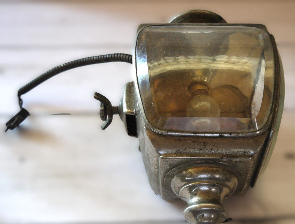 Lanterne pour l'éclairage de voitures ou de calèches - Époque : vers 1900