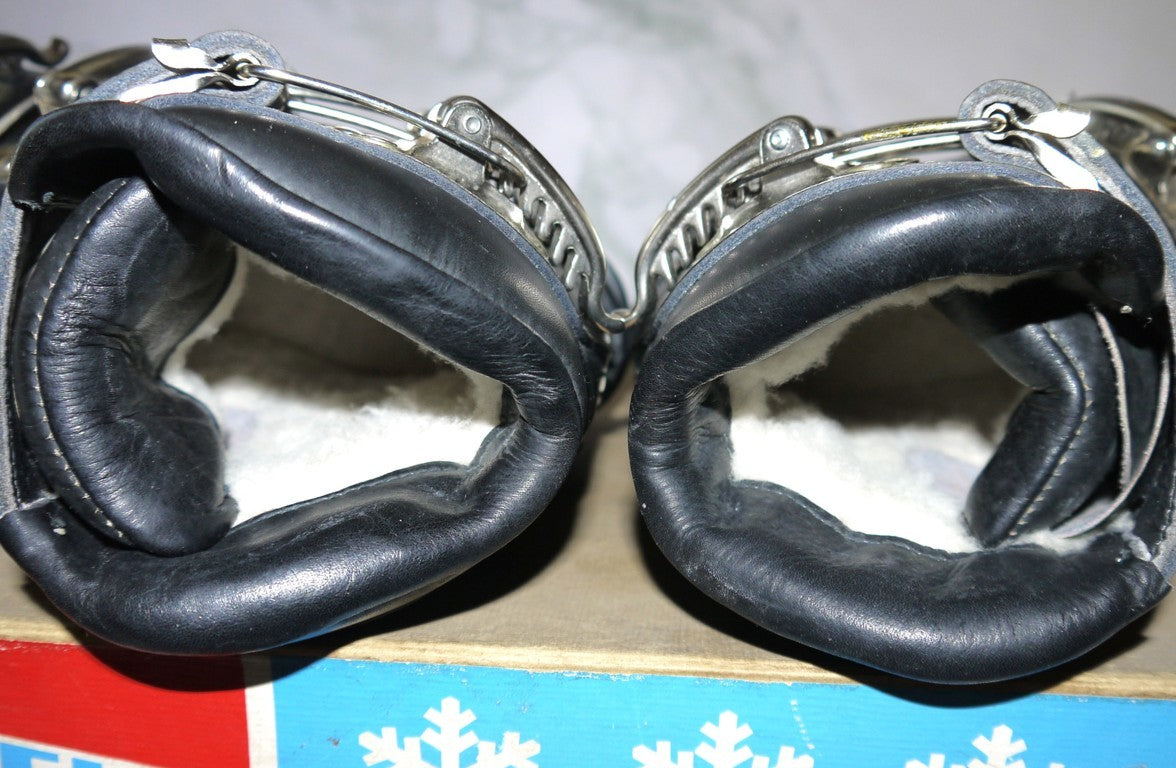 Rebell Austria Women's Ski Boots - Art 1250 - Karinzia - Period: 1964/1965