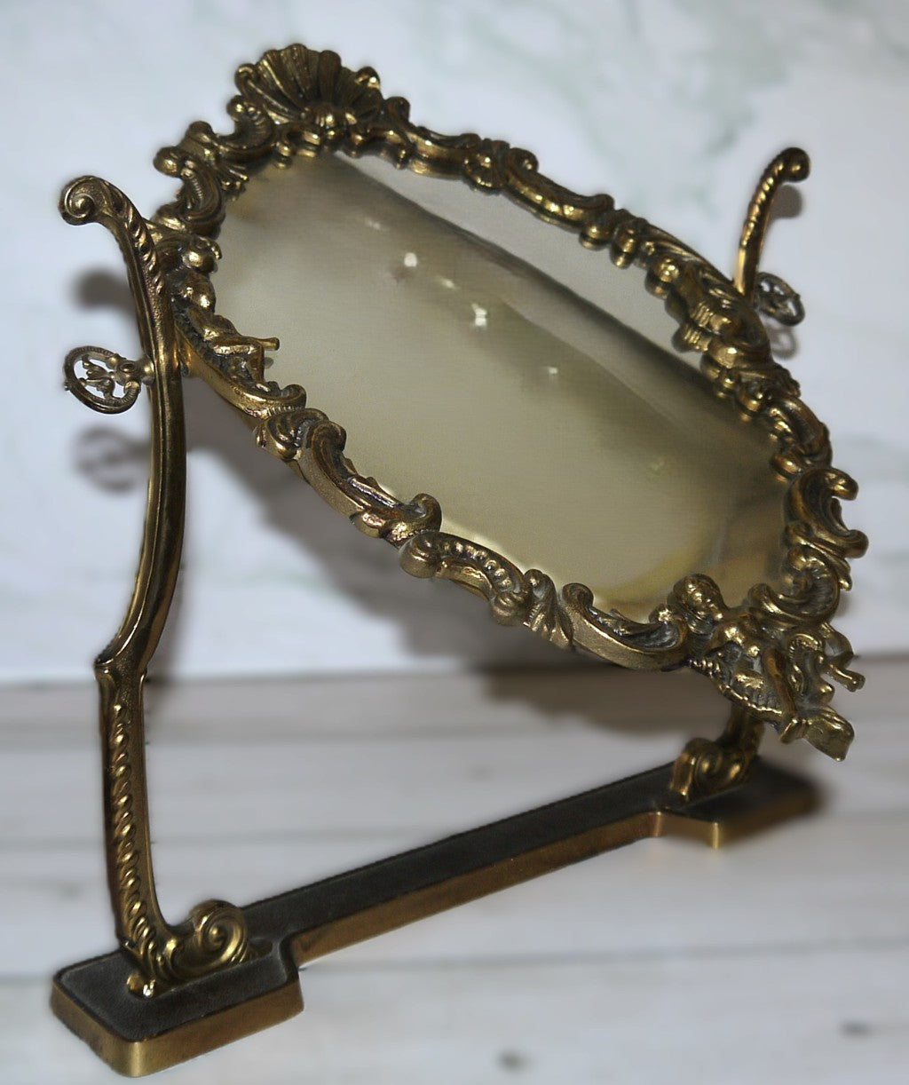 Miroir de table inclinable, style Art nouveau, en laiton - Époque : 1950