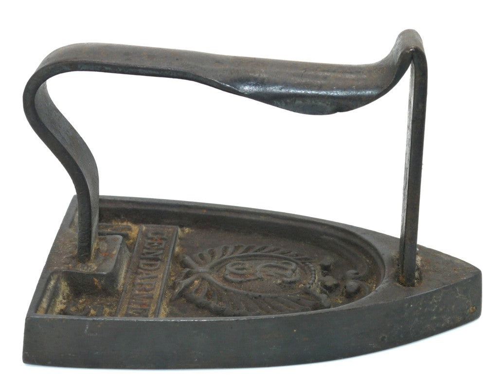 Ferro da Stiro Gendarme N°5 in Ghisa con Stemma Araldico Francia-Epoca: fine ’800