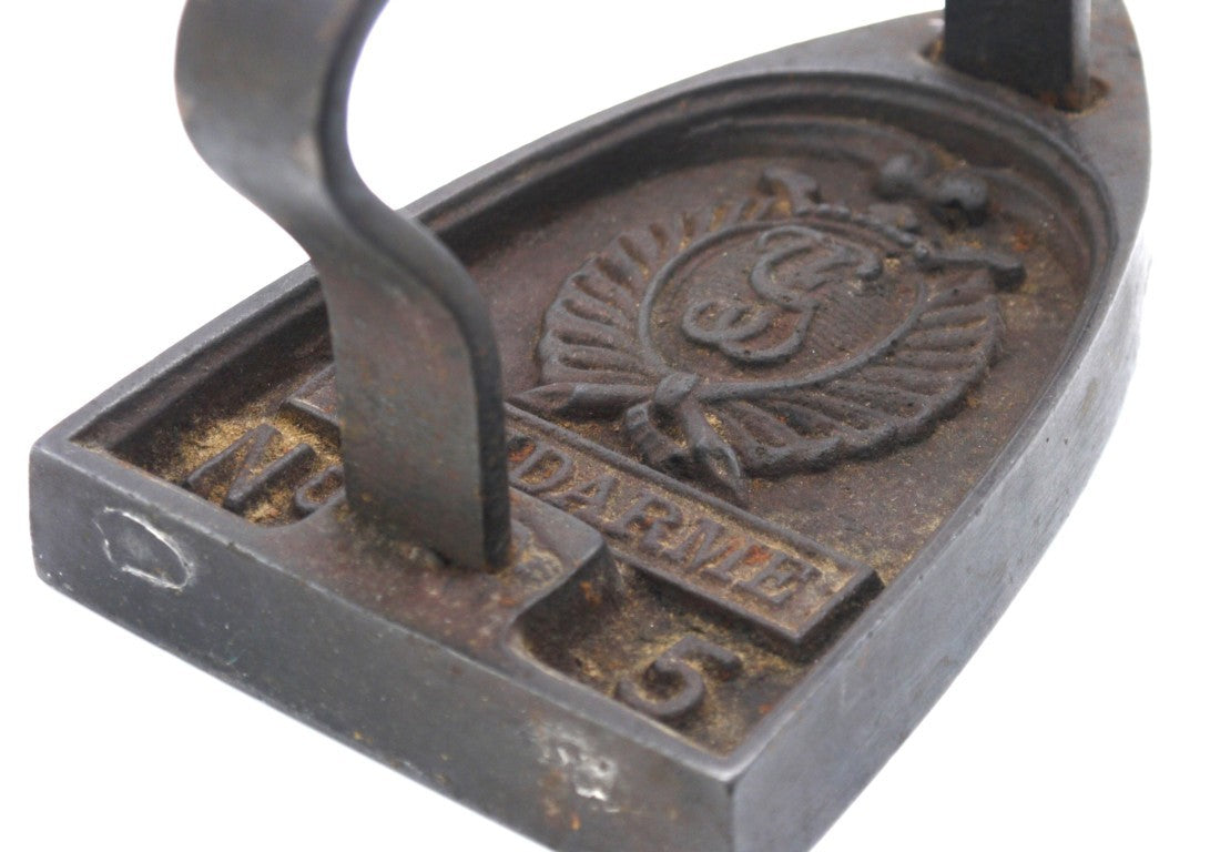 Ferro da Stiro Gendarme N°5 in Ghisa con Stemma Araldico Francia-Epoca: fine ’800