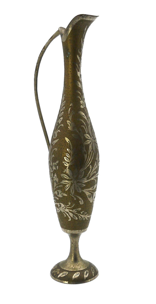 Petit pichet en métal fabriqué en Inde - Période : 1975