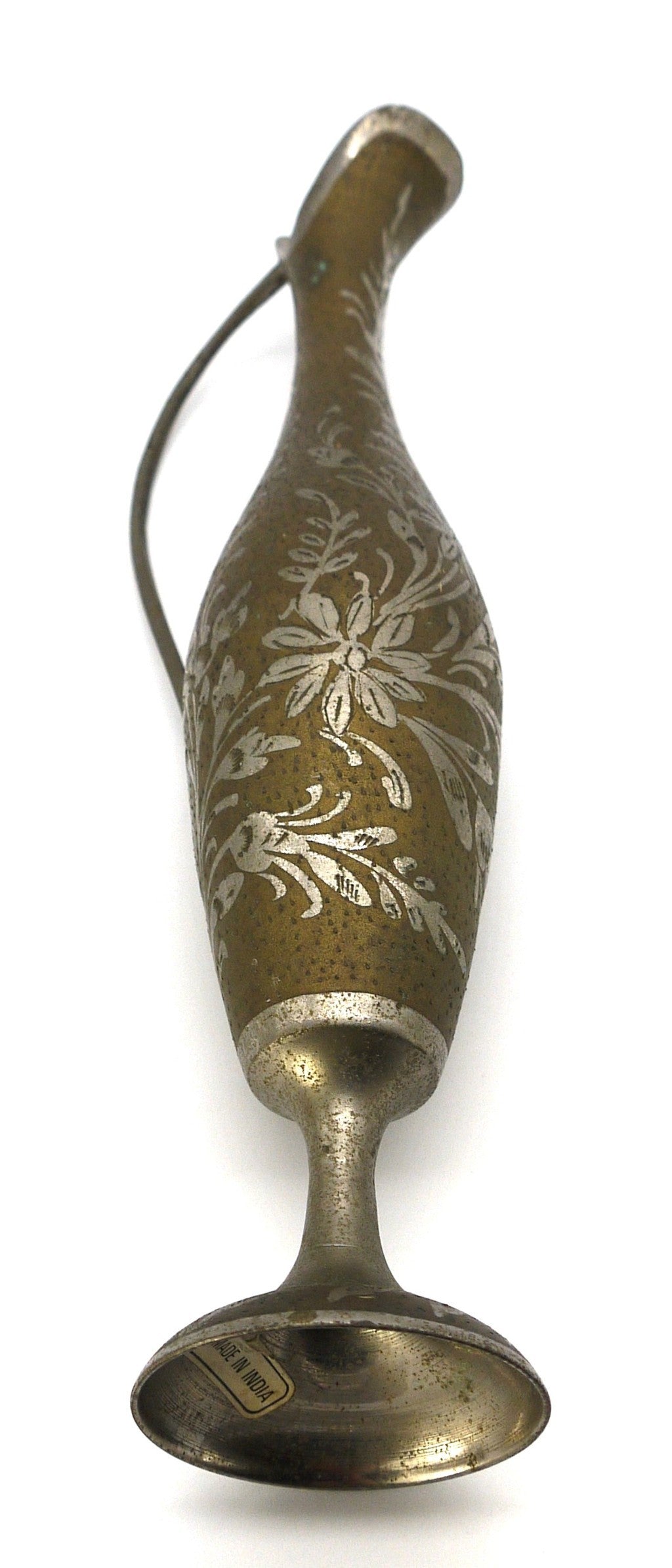 Petit pichet en métal fabriqué en Inde - Période : 1975