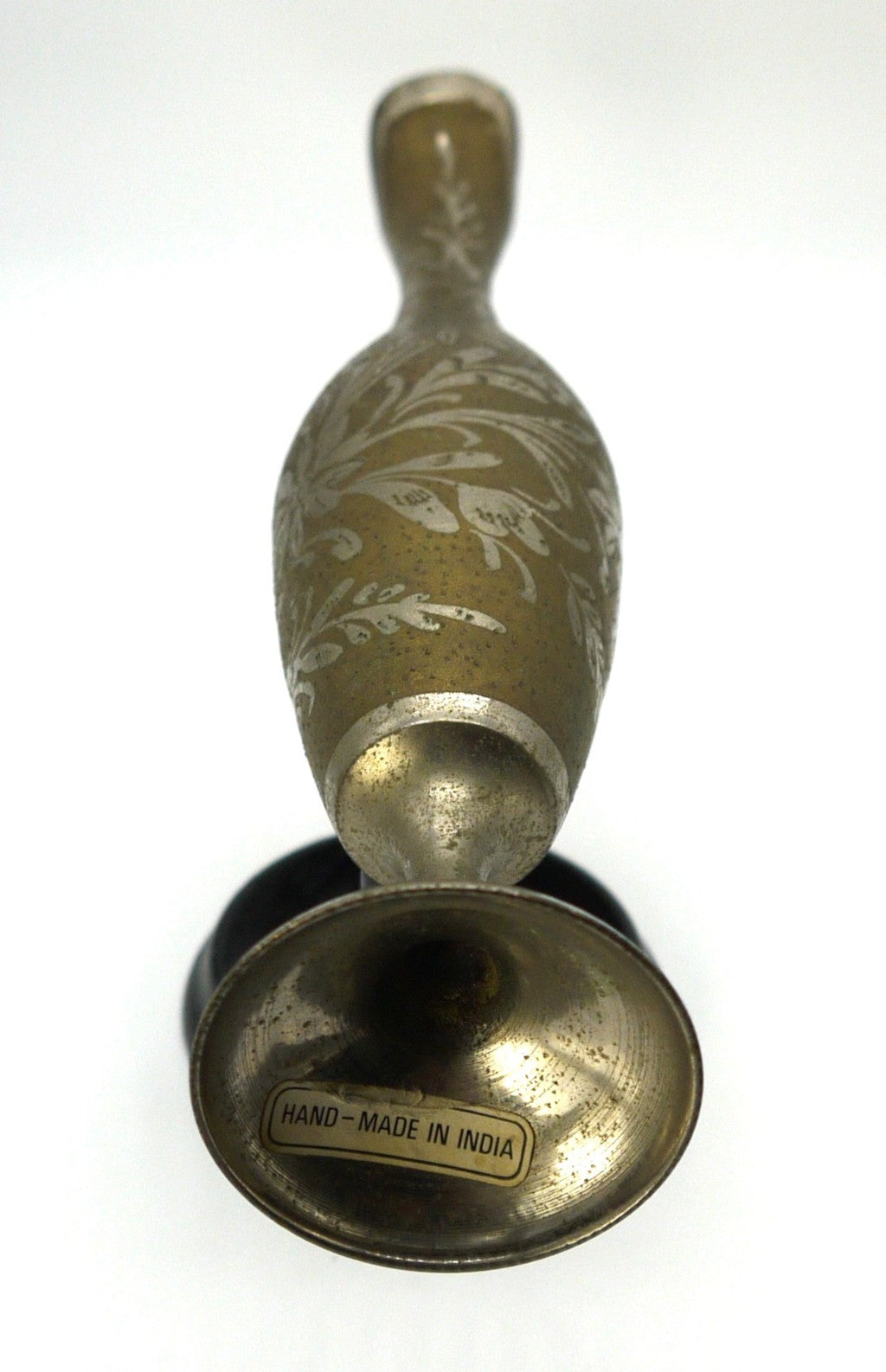 Petit pichet en métal fabriqué en Inde - Période : 1975