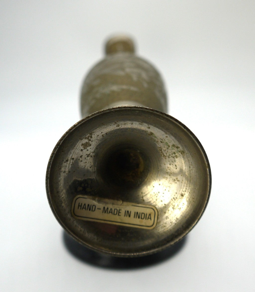 Petit pichet en métal fabriqué en Inde - Période : 1975