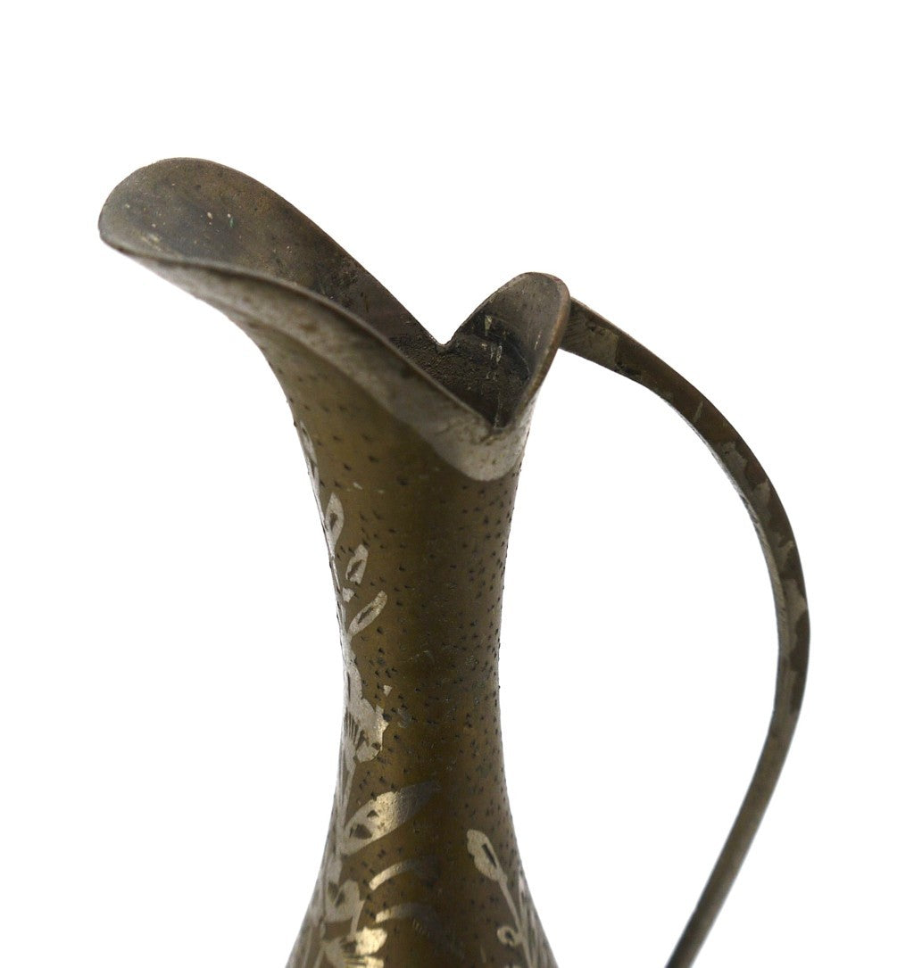 Petit pichet en métal fabriqué en Inde - Période : 1975