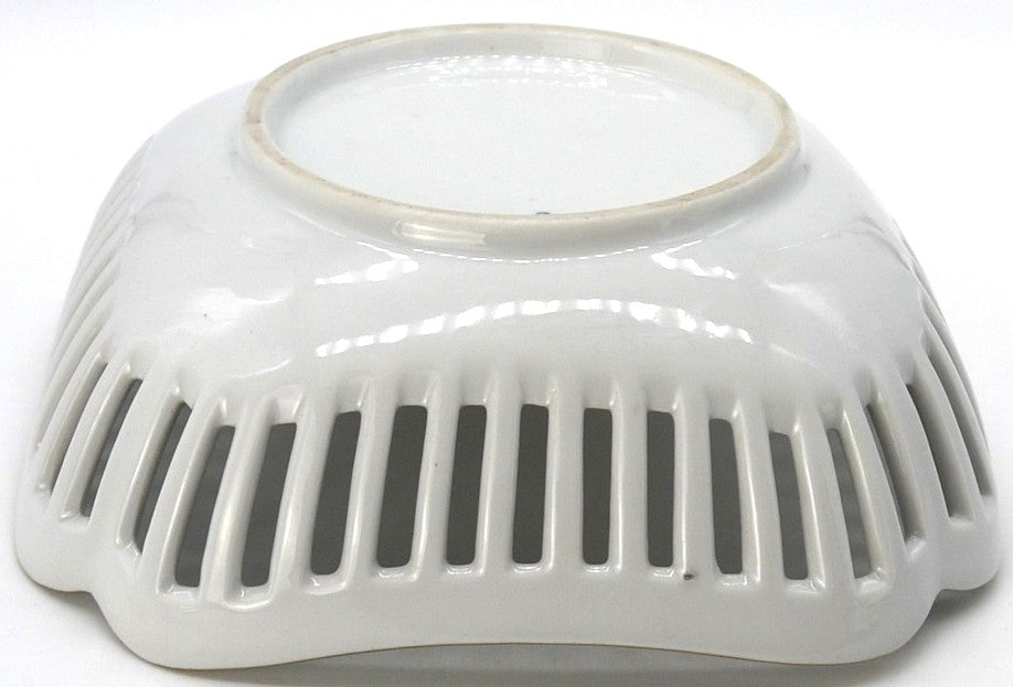 Saxe Porcelain Fruit Bowl/Centerpiece - Period: 1970-1980