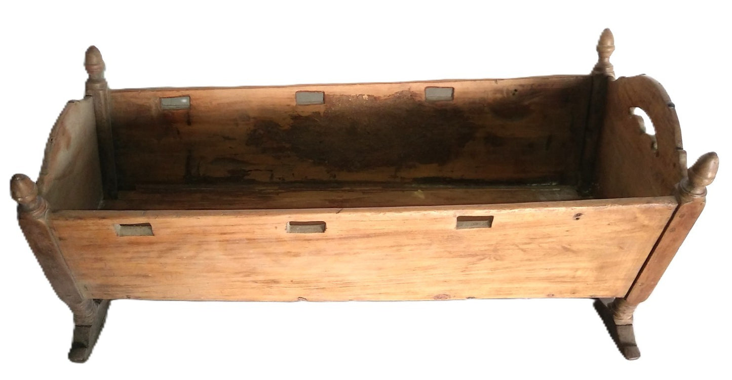 Culla in legno realizzata a mano Epoca:1920