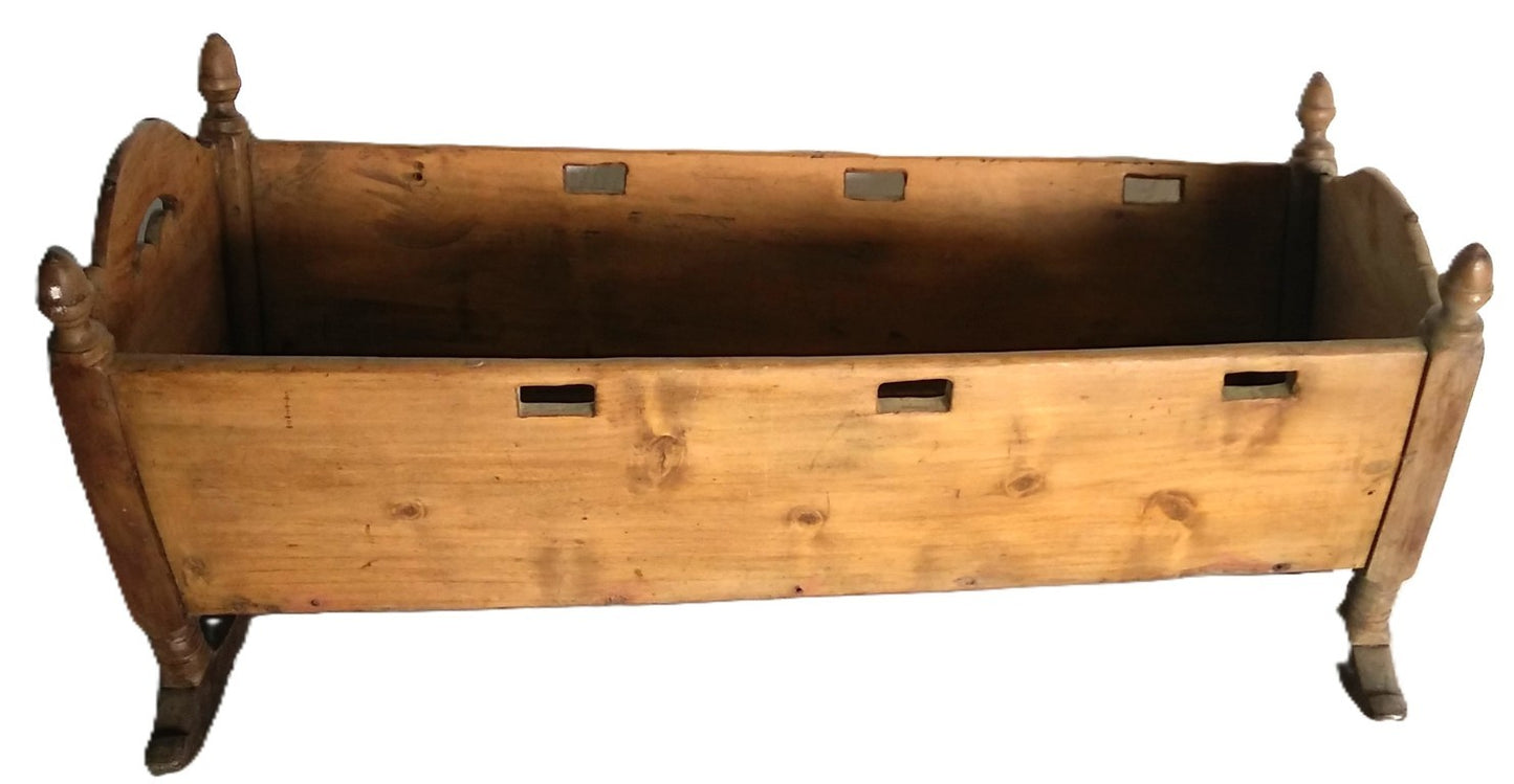 Culla in legno realizzata a mano Epoca:1920