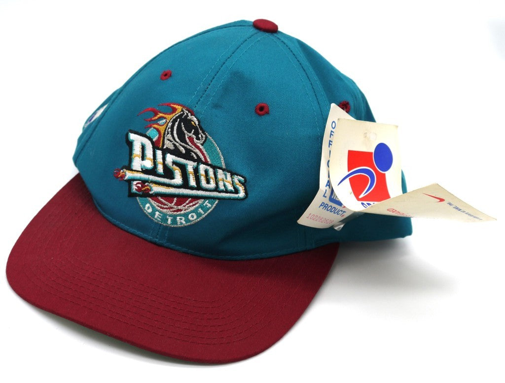 Detroit Pistons NBA Cap – Sport Specialties + Nike dettaglio frontale logo
