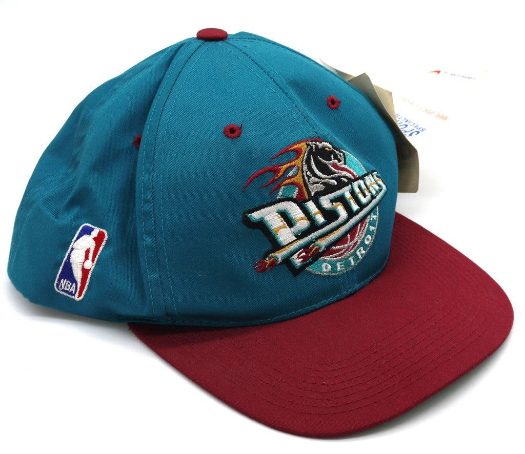Detroit Pistons NBA Cap – Sport Specialties + Nike dettaglio laterale logo NBA