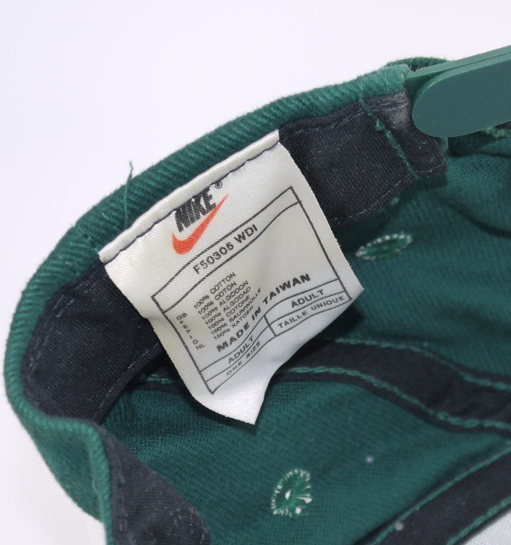 Nike Air Cap – Logo Swoosh + Air dettaglio etichette interne