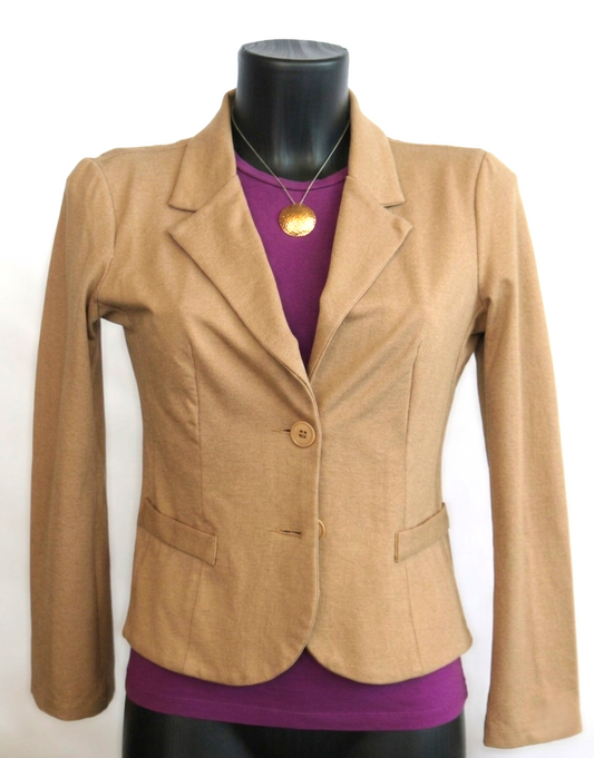 RINASCIMENTO – Blazer Sagomato Color Cammello vista frontale completa