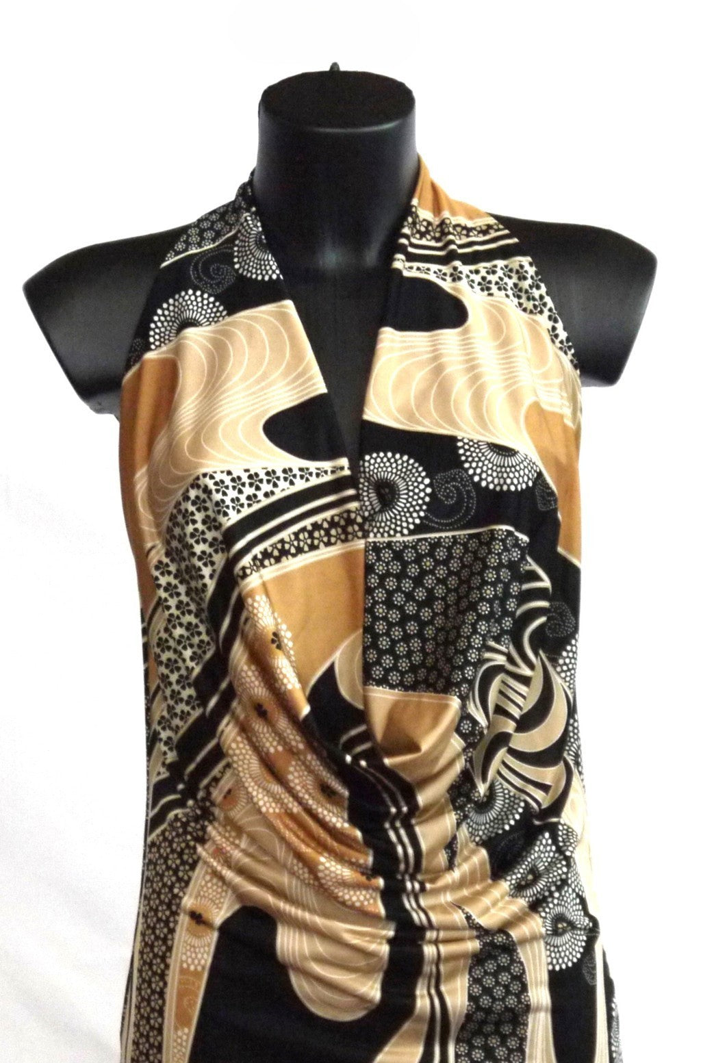 Top Smanicato MM&amp;I con Drappeggio Frontale e Scollo a V dettaglio drappeggio