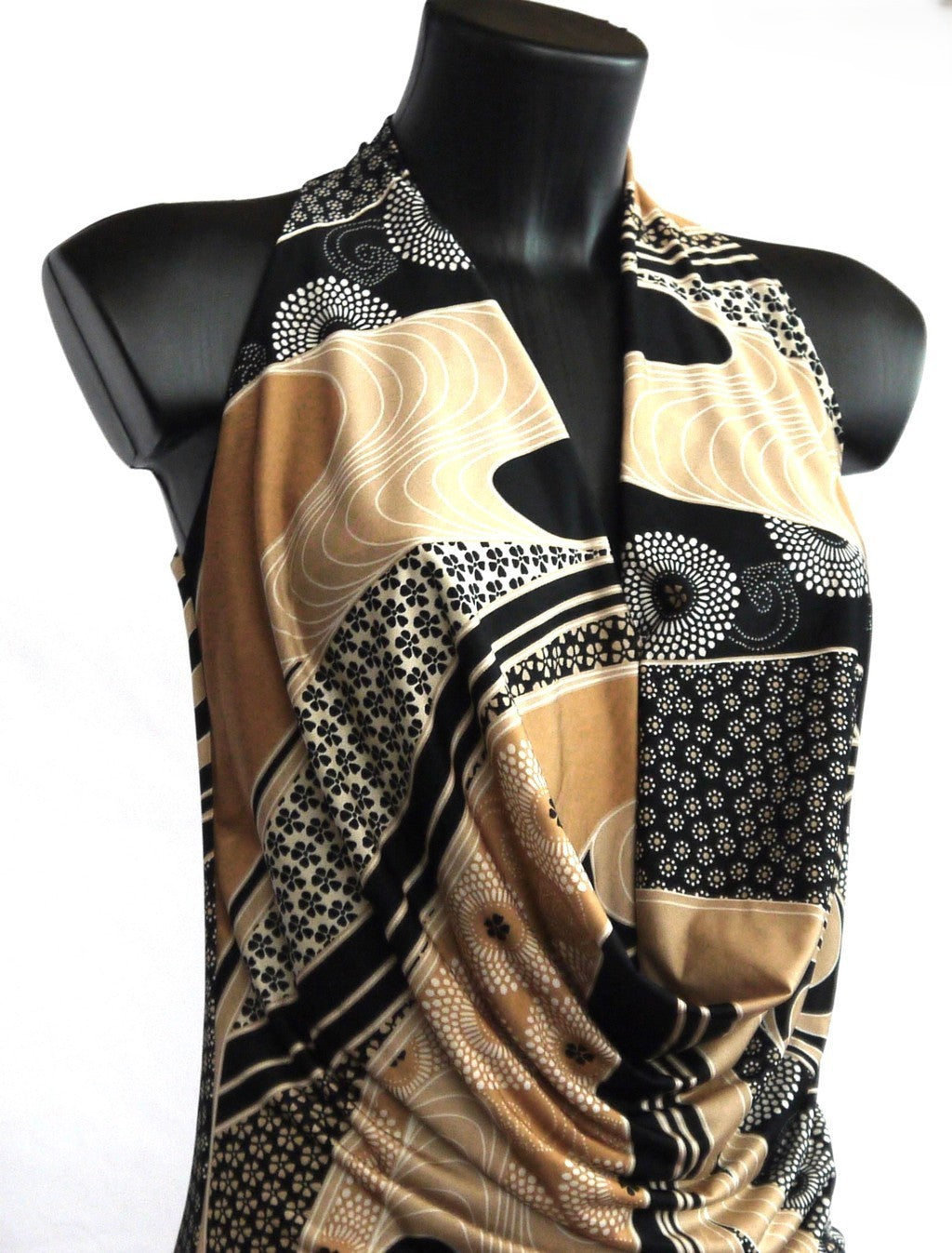 Top Smanicato MM&amp;I con Drappeggio Frontale e Scollo a V dettaglio collo