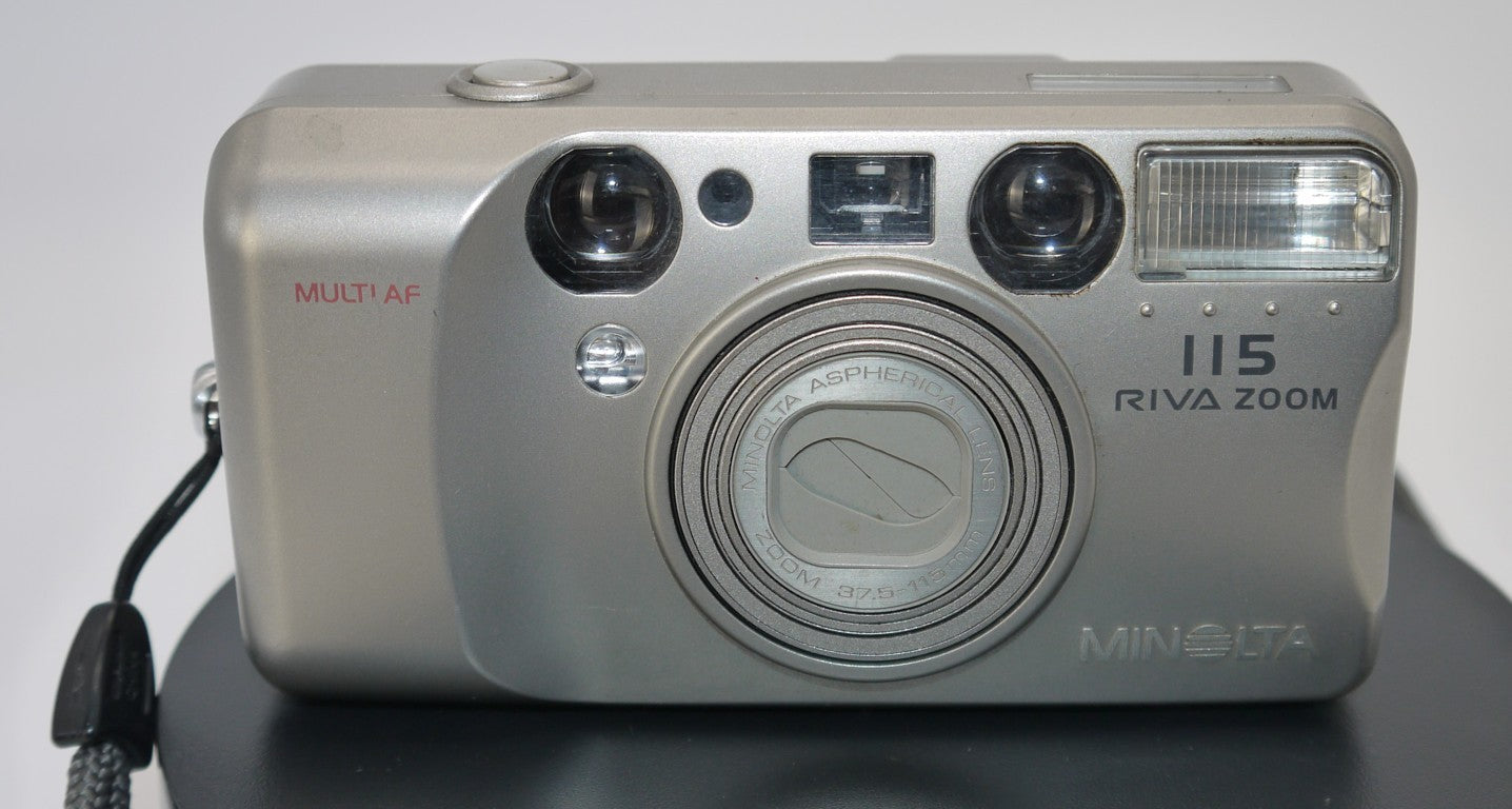 Fotocamera a pellicola Minolta Riva Zoom 115-Epoca:1995