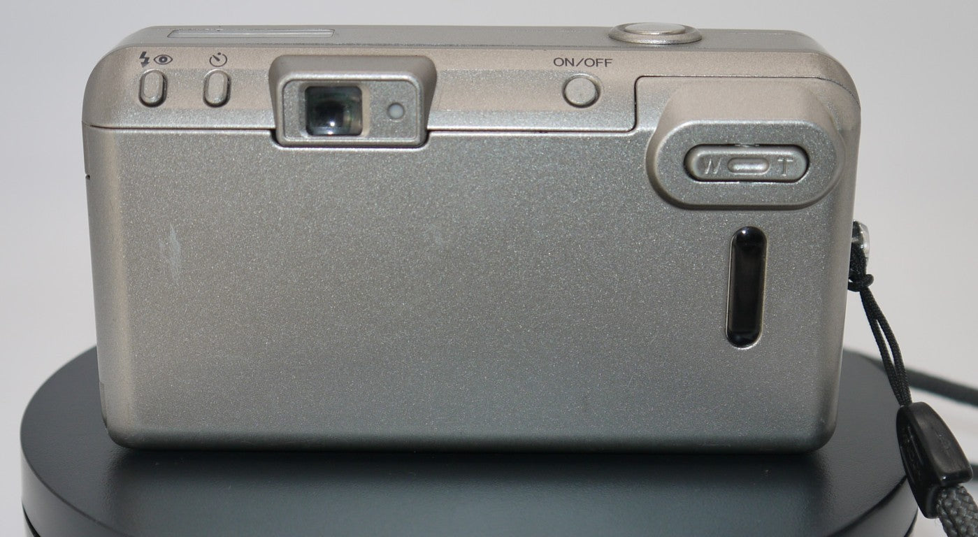 Fotocamera a pellicola Minolta Riva Zoom 115-Epoca:1995