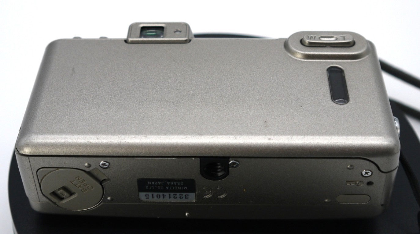 Fotocamera a pellicola Minolta Riva Zoom 115-Epoca:1995