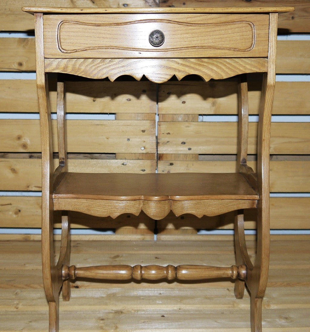 tavolino rustico legno anni 70 con cassetto vista frontale