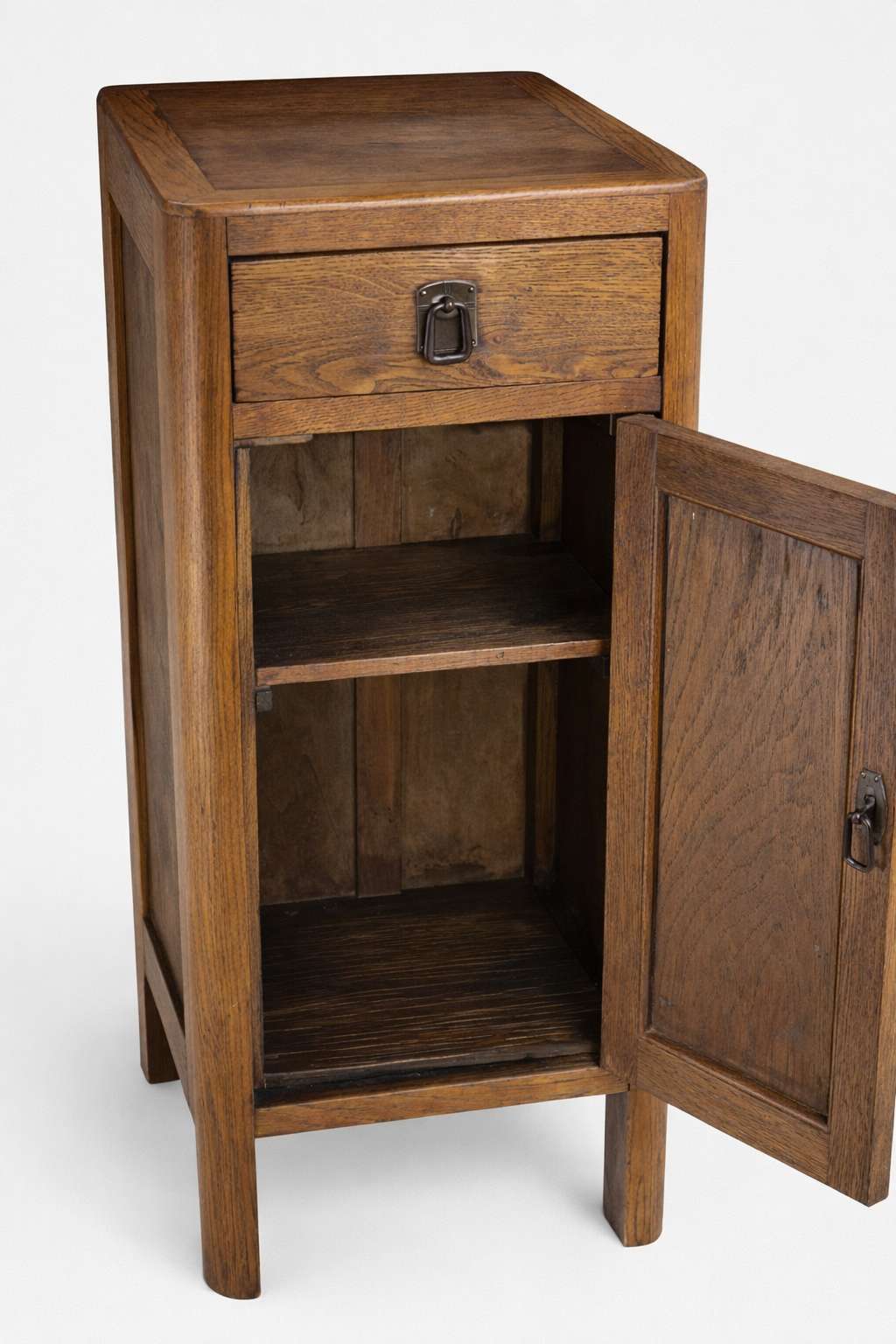 Mobiletto Alto in Rovere Massiccio – Fascino Arts & Crafts-anta aperta