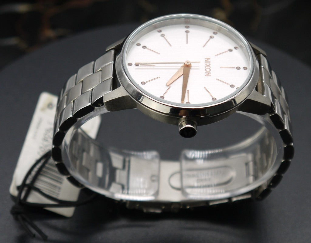 Montre femme Nixon Kensington argentée, or clair et cristal A099 1519