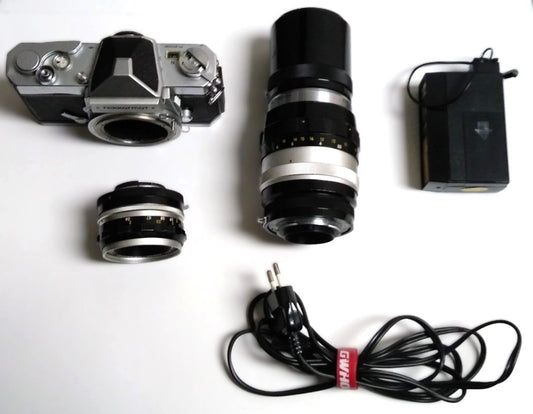 Nikon Nikkormat FT- Set- with accessories- Period: 1966