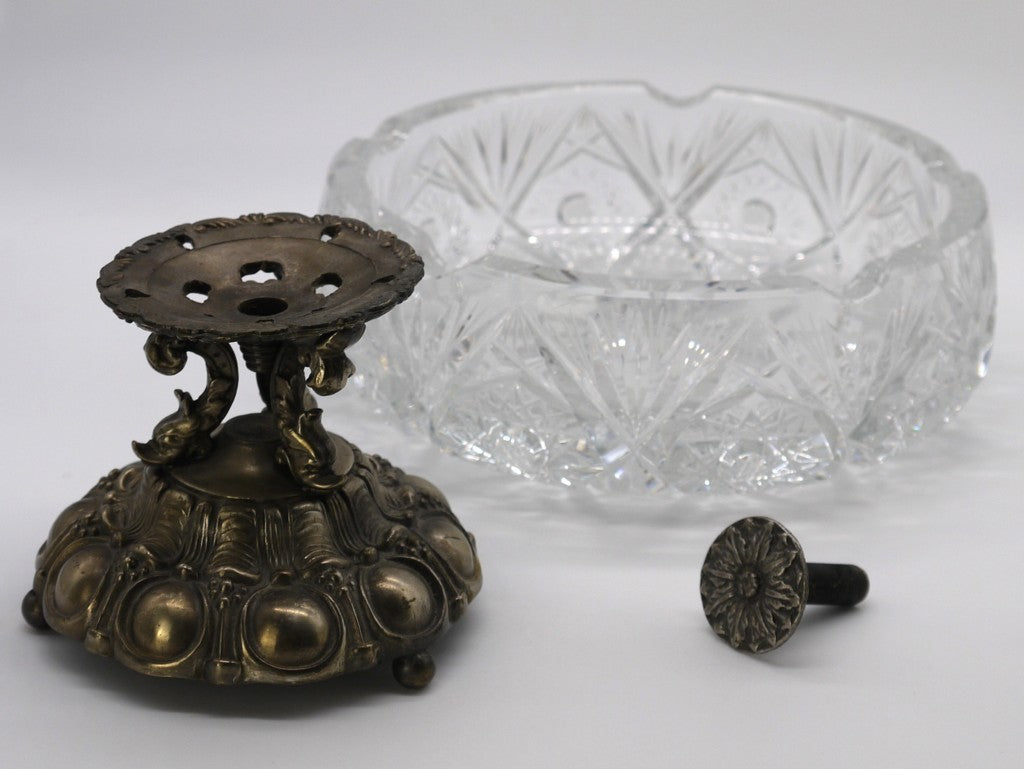 Ashtray/Centerpiece in cut crystal and detachable pewter base - Period: 1962