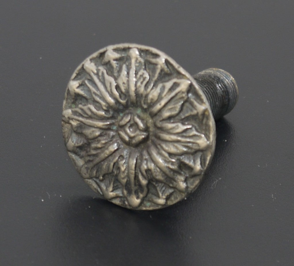 Ashtray/Centerpiece in cut crystal and detachable pewter base - Period: 1962