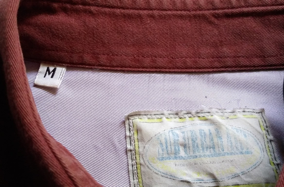 Suburban Art "Automotive Mechanical" Work Shirt dettaglio taglia interno colletto