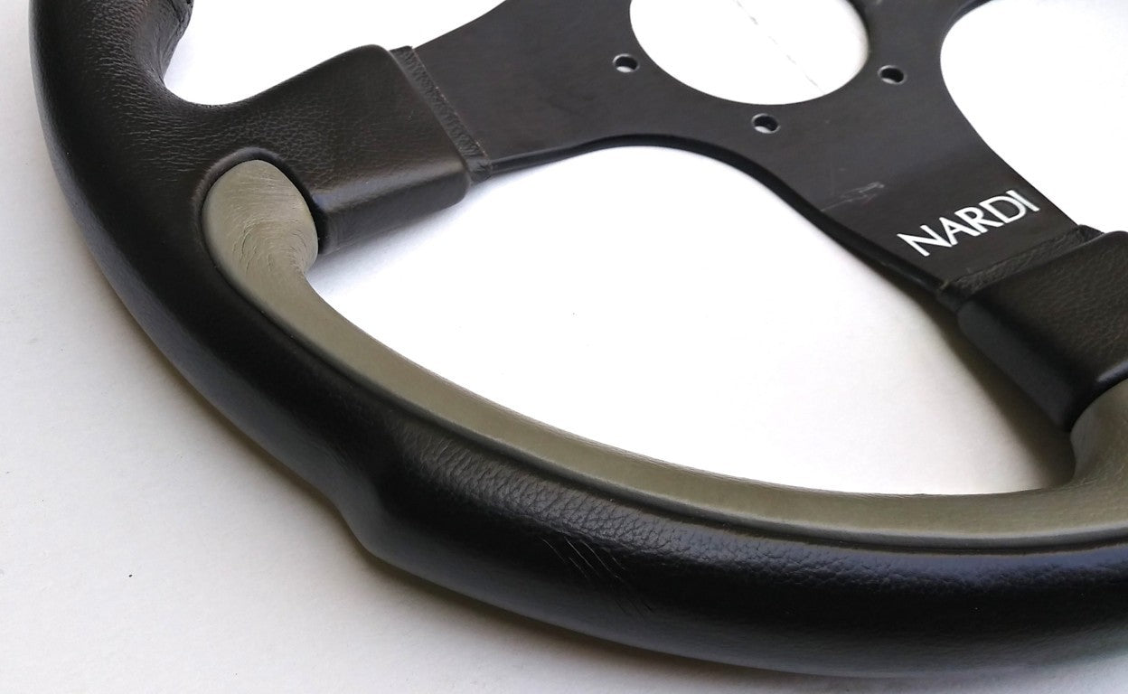 Nardi volante pelle impugnature anatomiche anno 1995
