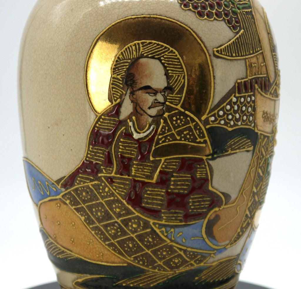 Vaso Satsuma Giapponese Decorato a Mano – Oro Moriage -Immortali – Periodo Showa-Epoca:1960